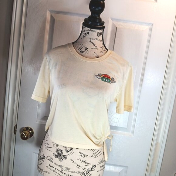 FRIENDS Central Perk Cropped T-Shirt Tee Crop Top Yellow Women's Size Medium - Picture 6 of 16